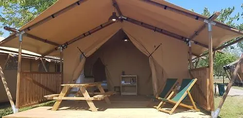 דירות קסטלו דה אמפוריאס Camping Nautic Almata