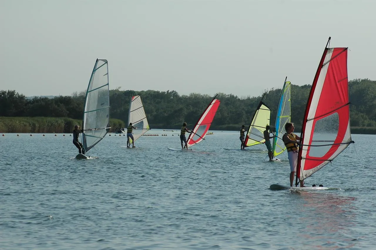 דירות קסטלו דה אמפוריאס Camping Nautic Almata